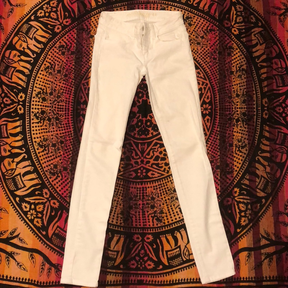 White American Eagle Jeans